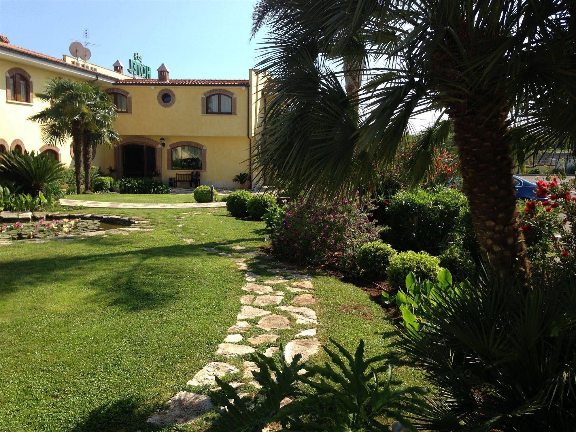 La Locanda Del Cavaliere Borgo Montello Εξωτερικό φωτογραφία